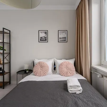 Apartamento Lumina I 3-room Near The Warszawianka Water Park I Metro Varsóvia
